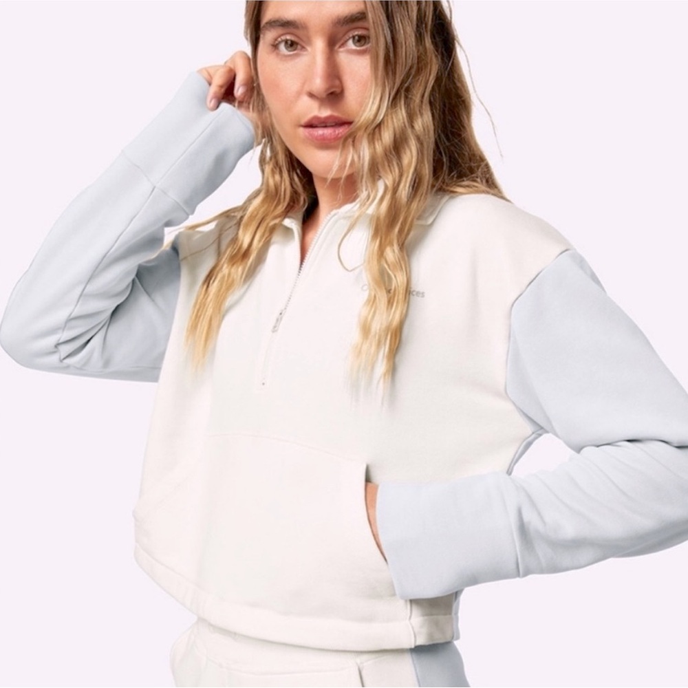Outdoor Voices Contrast Sleeve 1/4 Zip Up Cropped Pullover Sweater